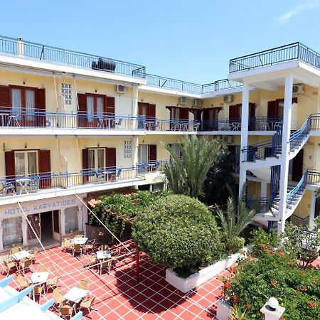 Hotel Karyatides Agia Marina  Exteriér fotografie