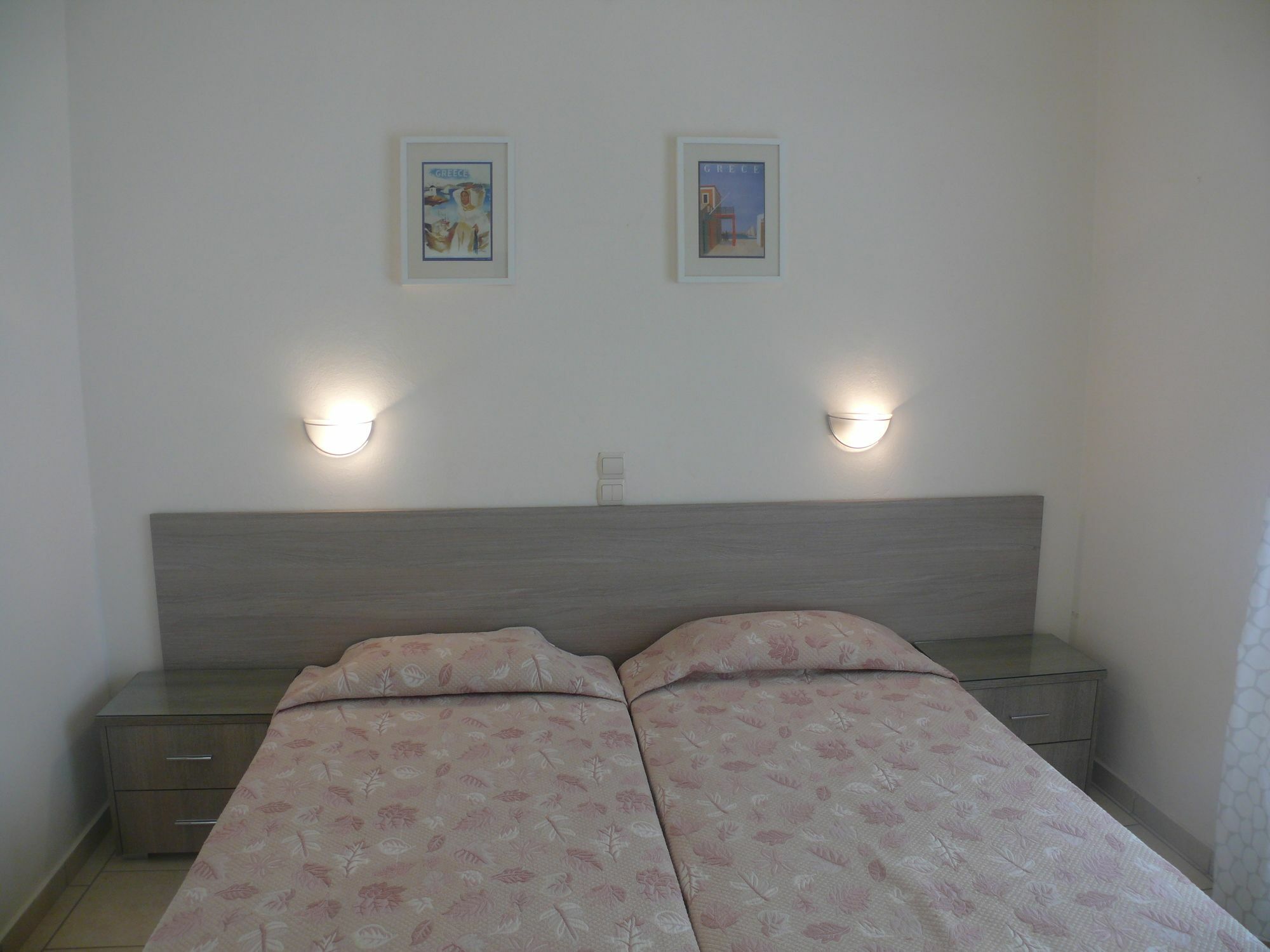 Hotel Karyatides Agia Marina  Exteriér fotografie