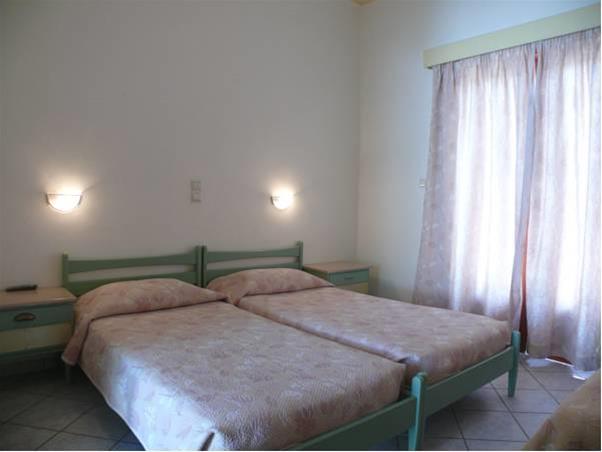 Hotel Karyatides Agia Marina  Exteriér fotografie